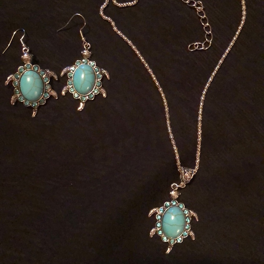 Sea Turtle Necklace & Earrings Set